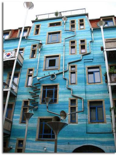 EDIFICIO QUE PERMITE RECICLAR EL AGUA DE LLUVIA