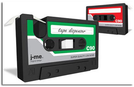 SEGUNDA VIDA DE LAS CINTAS DE CASSETTE. REALIZAR ARMARIO, COMPLEMENTOS DE MODA, JUGUETES…
