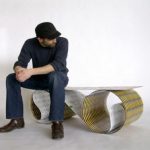 BANCO HECHO CON 5.000 BILLETES DE METRO USADOS