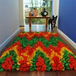 SEGUNDA VIDA PARA LOS GLOBOS. ALFOMBRA HECHA CON GLOBOS. IDEA PARA REUTILIZAR Y RECICLAR