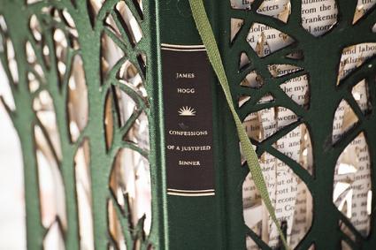 ESCULTURAS HECHAS CON LIBROS. SEGUNDA VIDA PARA LOS LIBROS