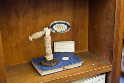 ESCULTURAS HECHAS CON LIBROS. SEGUNDA VIDA PARA LOS LIBROS