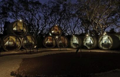 “TUBOHOTEL” HOTEL HECHO CON TUBOS DE HORMIGÓN RECICLADOS